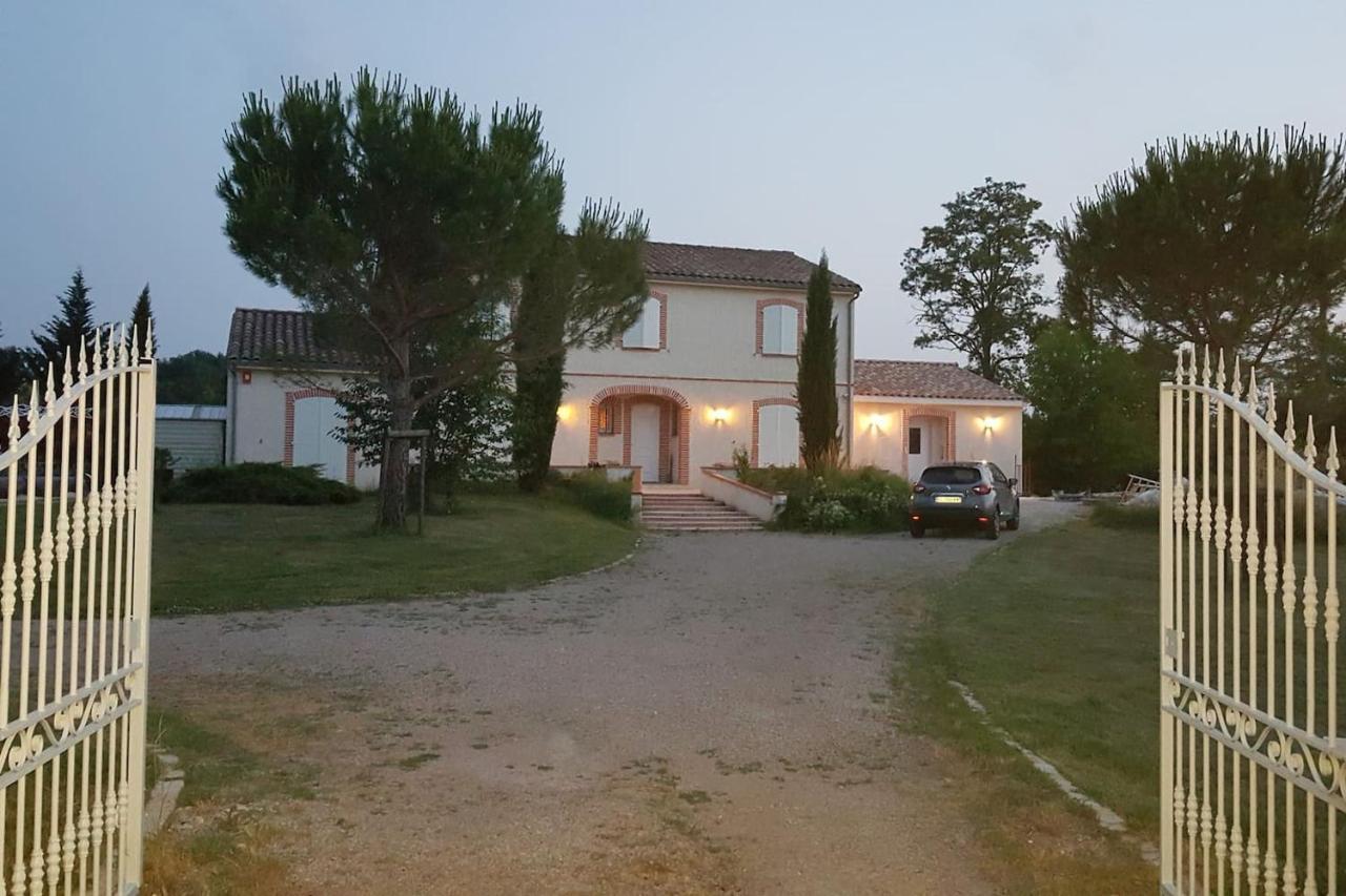 Logement Avec Piscine, Classe 3 Etoiles, De 42 M2 Tout Confort Au Calme Pour Un Couple Cahuzac-sur-Vère Zewnętrze zdjęcie